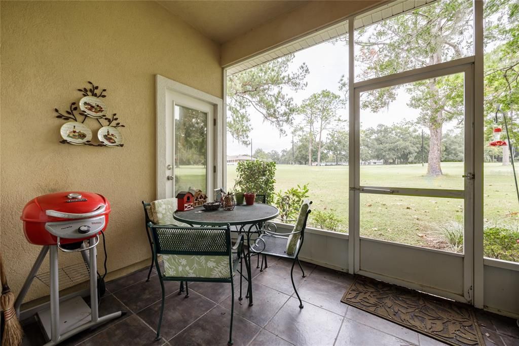 For Sale: $320,000 (3 beds, 2 baths, 1699 Square Feet)