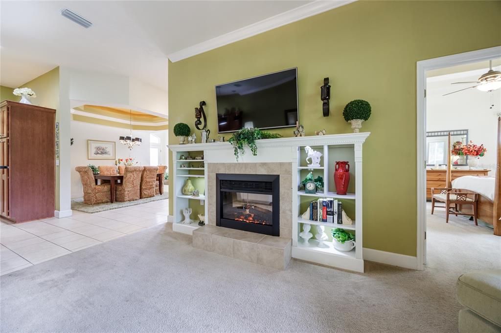 For Sale: $320,000 (3 beds, 2 baths, 1699 Square Feet)