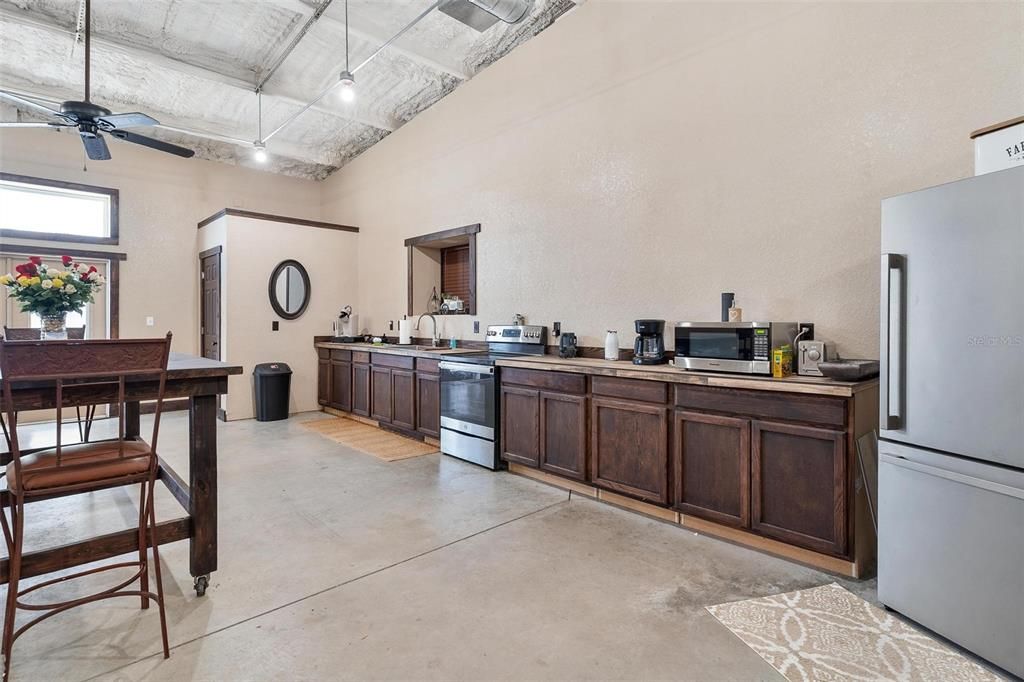 На продажу: $1,200,000 (3 спален, 2 ванн, 3177 Квадратных фут)