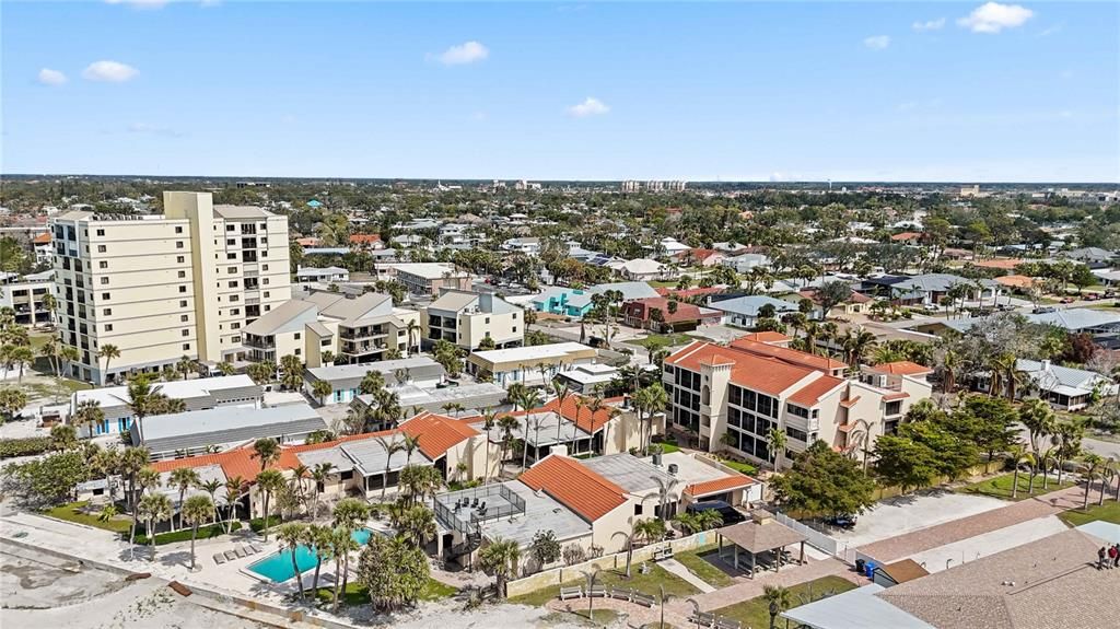 待售: $700,000 (2 贝兹, 2 浴室, 1445 平方英尺)