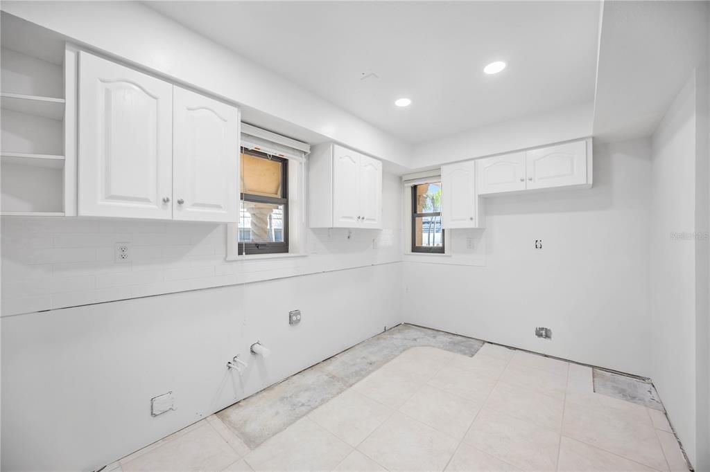 待售: $700,000 (2 贝兹, 2 浴室, 1445 平方英尺)