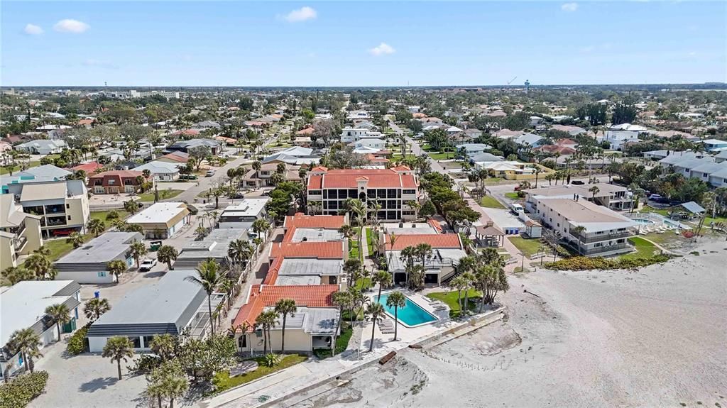 待售: $700,000 (2 贝兹, 2 浴室, 1445 平方英尺)