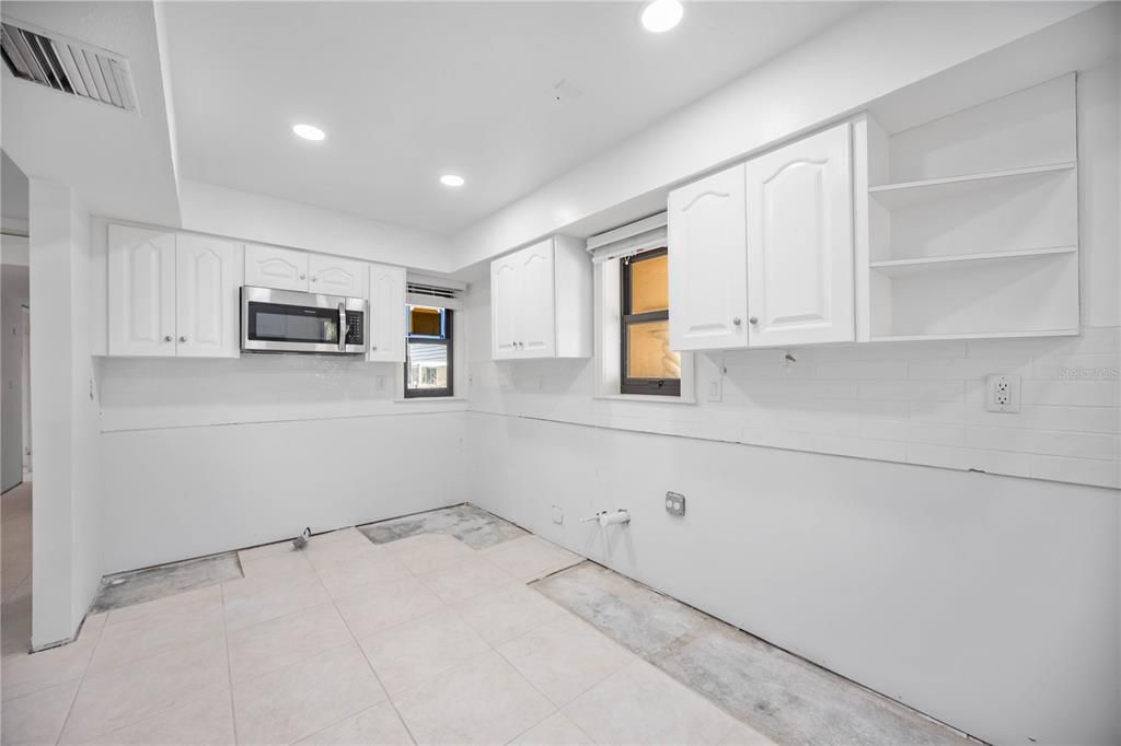 待售: $700,000 (2 贝兹, 2 浴室, 1445 平方英尺)