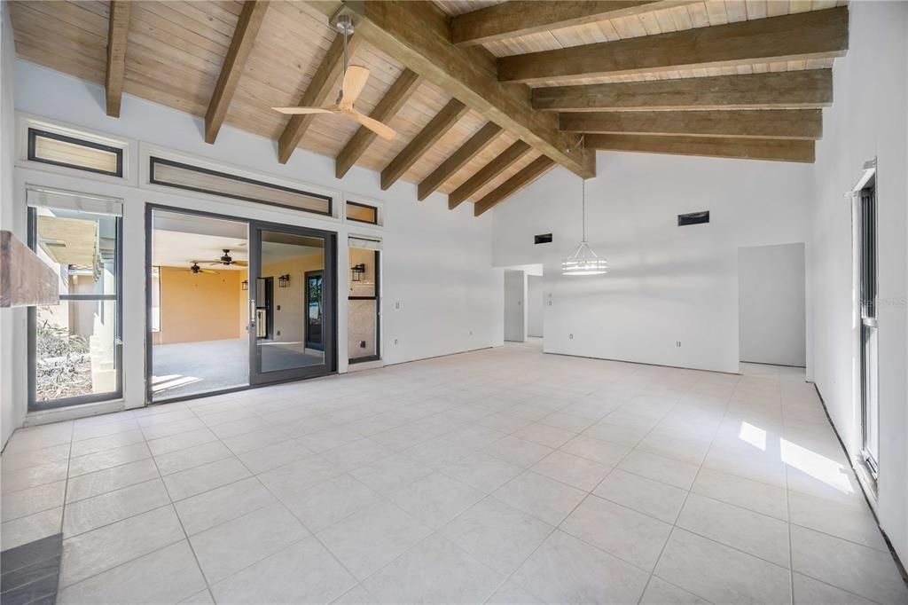 待售: $700,000 (2 贝兹, 2 浴室, 1445 平方英尺)