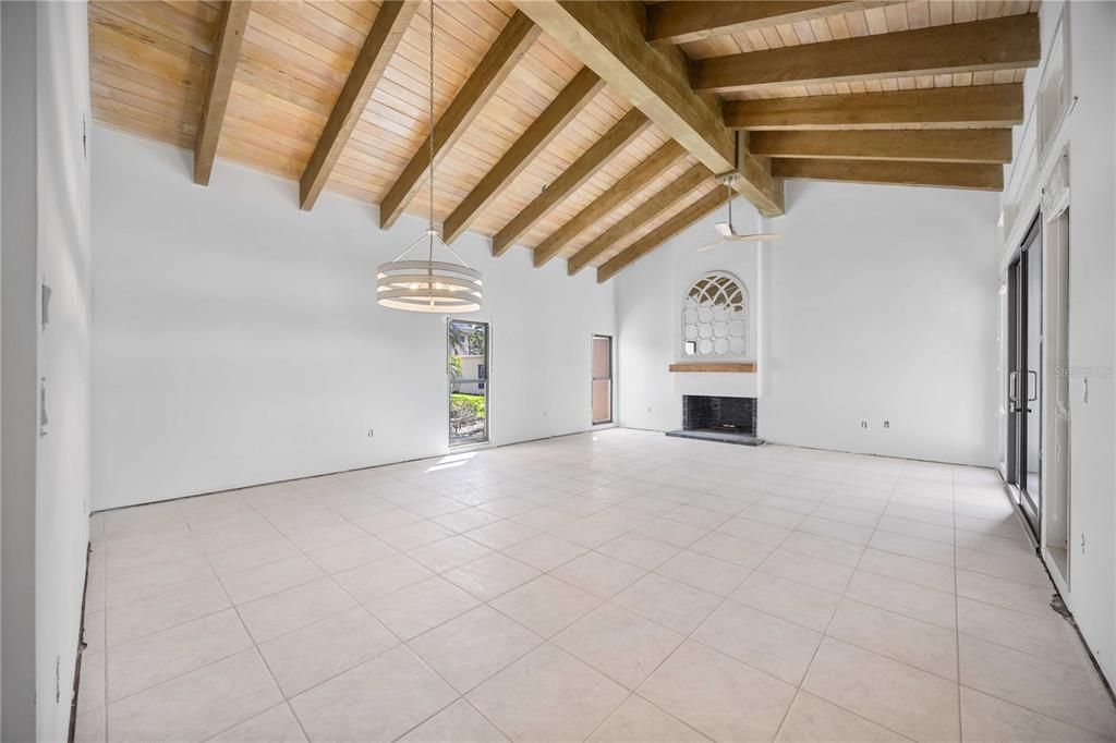 待售: $700,000 (2 贝兹, 2 浴室, 1445 平方英尺)