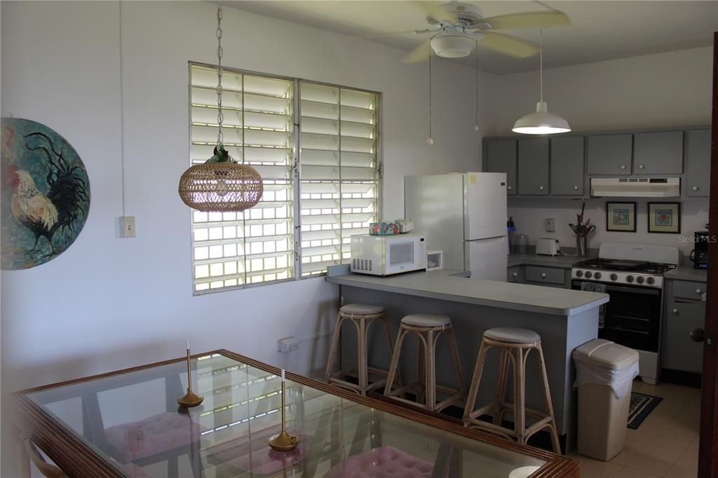 Activo con contrato: $359,000 (3 camas, 2 baños, 1500 Pies cuadrados)