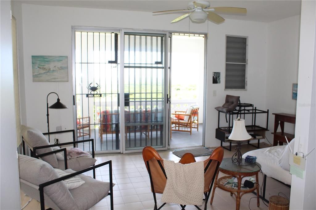 Activo con contrato: $359,000 (3 camas, 2 baños, 1500 Pies cuadrados)