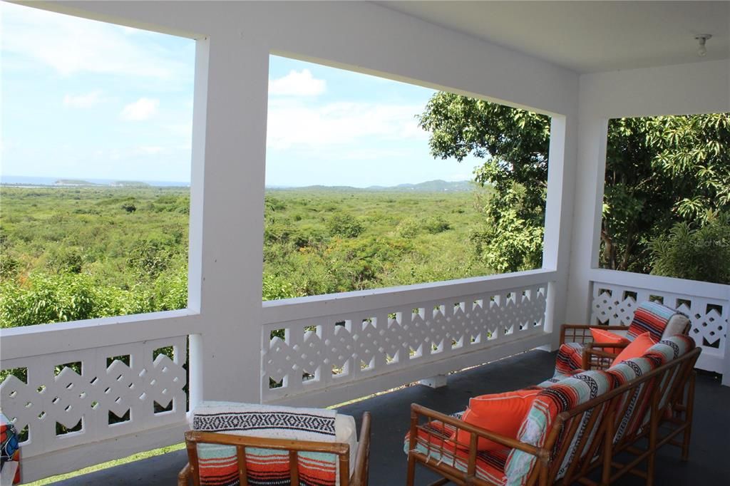 Activo con contrato: $359,000 (3 camas, 2 baños, 1500 Pies cuadrados)