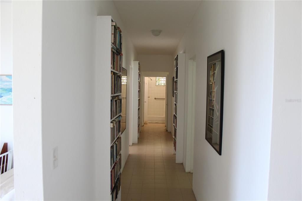 Activo con contrato: $359,000 (3 camas, 2 baños, 1500 Pies cuadrados)