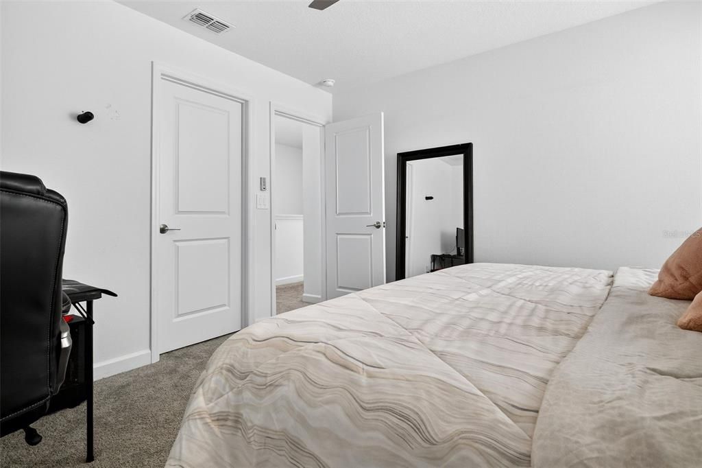 Activo con contrato: $498,500 (3 camas, 2 baños, 1994 Pies cuadrados)