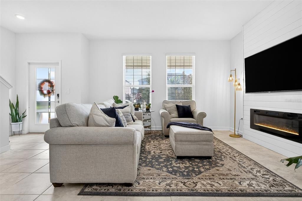 Activo con contrato: $498,500 (3 camas, 2 baños, 1994 Pies cuadrados)