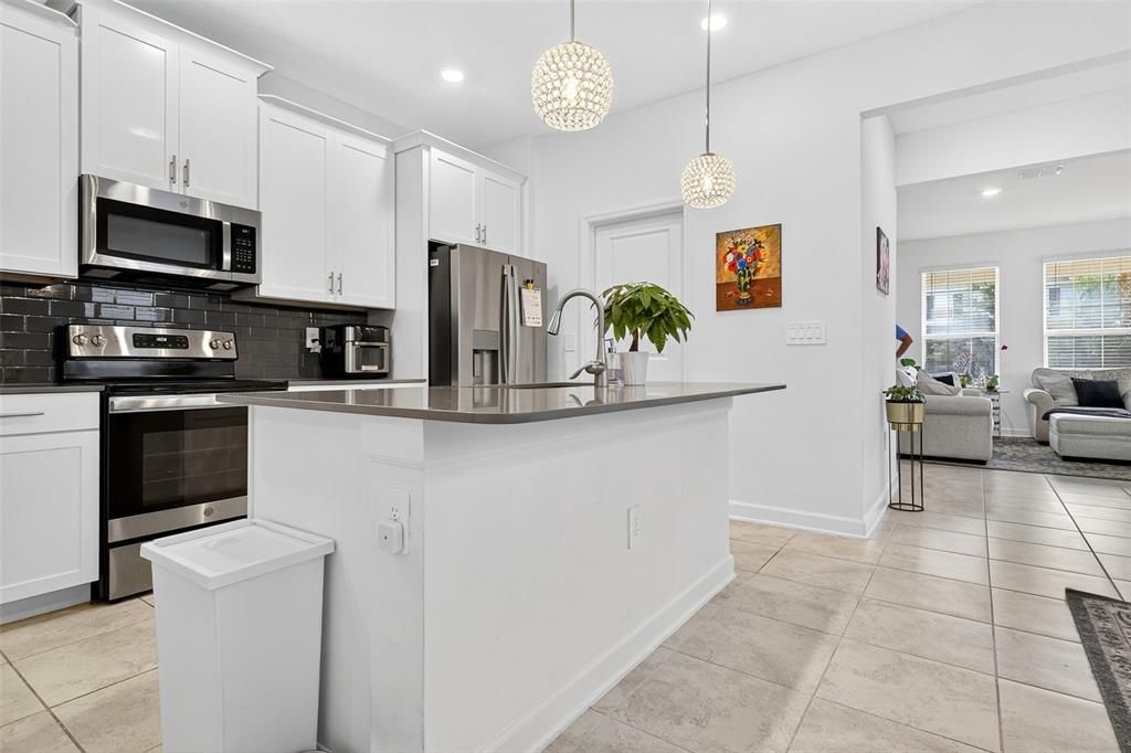 Activo con contrato: $498,500 (3 camas, 2 baños, 1994 Pies cuadrados)