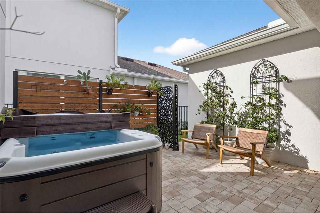 Activo con contrato: $498,500 (3 camas, 2 baños, 1994 Pies cuadrados)