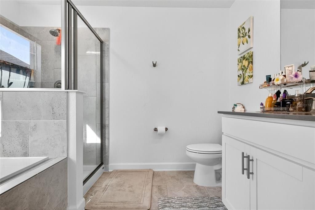 Activo con contrato: $498,500 (3 camas, 2 baños, 1994 Pies cuadrados)