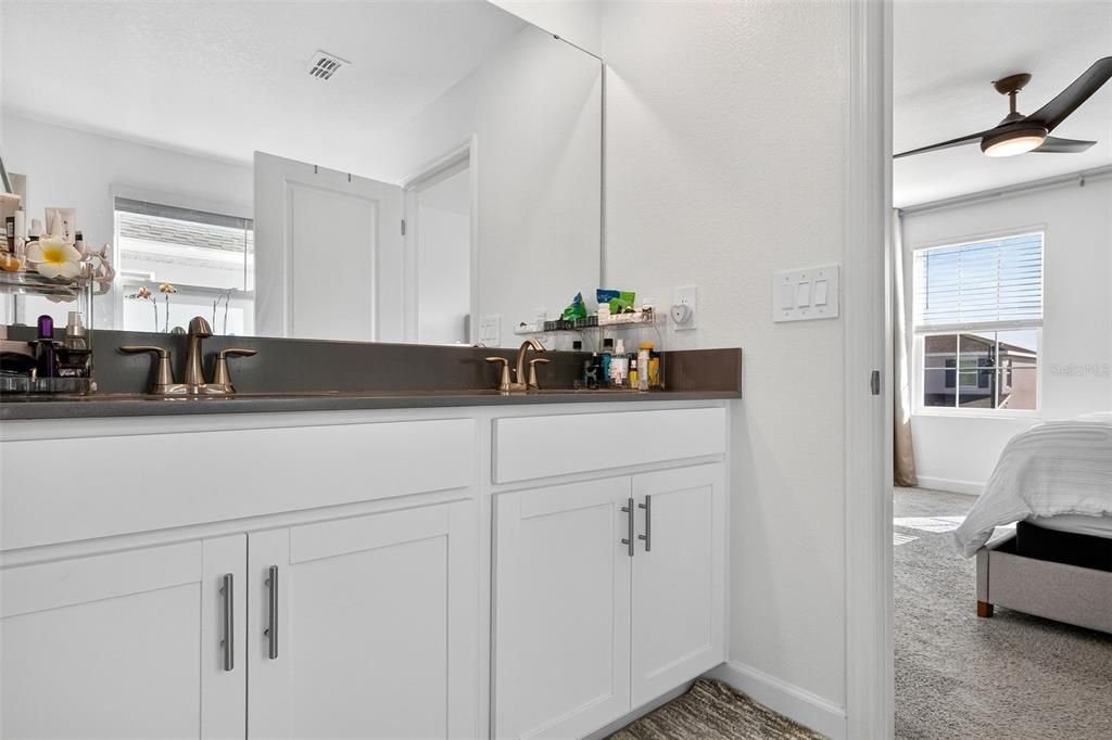 Activo con contrato: $498,500 (3 camas, 2 baños, 1994 Pies cuadrados)