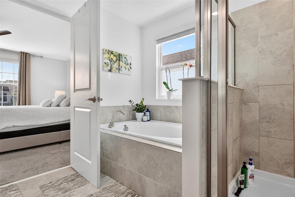 Activo con contrato: $498,500 (3 camas, 2 baños, 1994 Pies cuadrados)