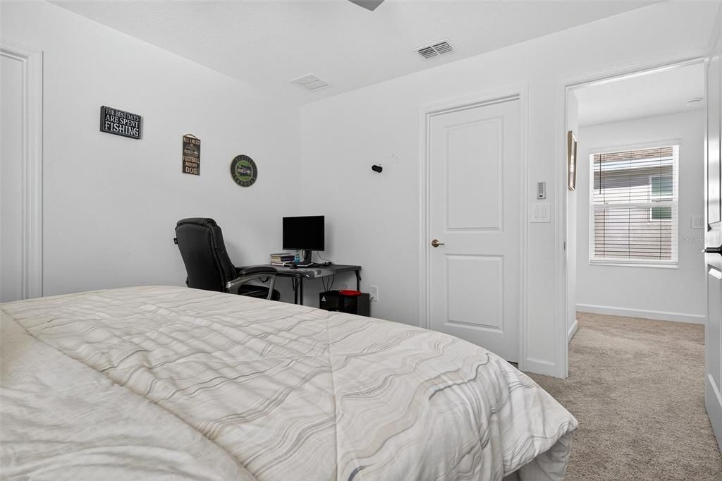 Activo con contrato: $498,500 (3 camas, 2 baños, 1994 Pies cuadrados)