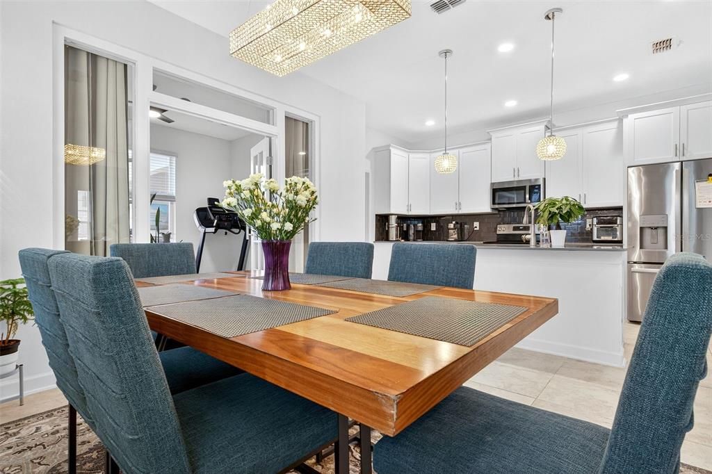 Activo con contrato: $498,500 (3 camas, 2 baños, 1994 Pies cuadrados)