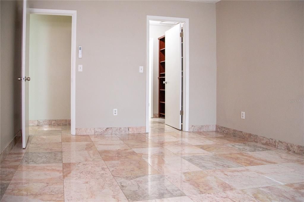 En Venta: $179,900 (2 camas, 2 baños, 955 Pies cuadrados)