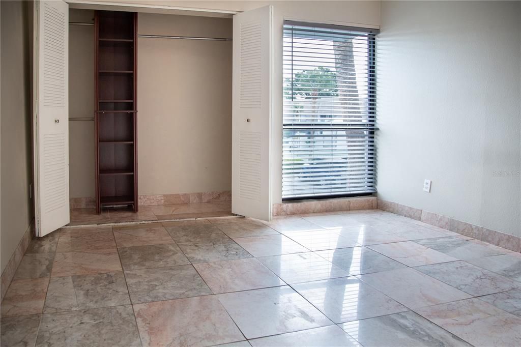 En Venta: $179,900 (2 camas, 2 baños, 955 Pies cuadrados)