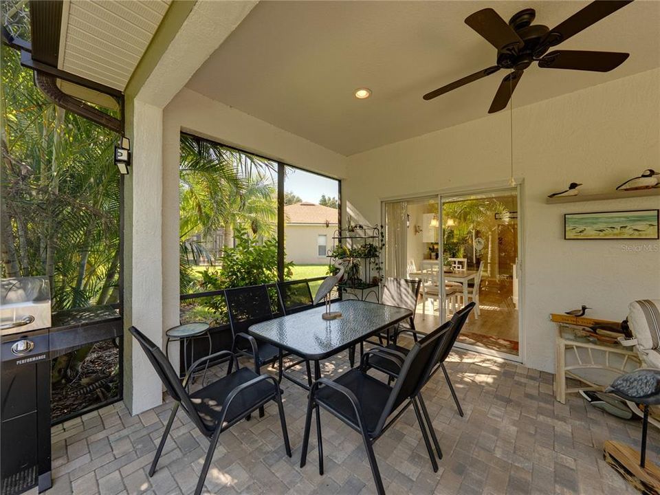 На продажу: $359,900 (3 спален, 2 ванн, 1816 Квадратных фут)