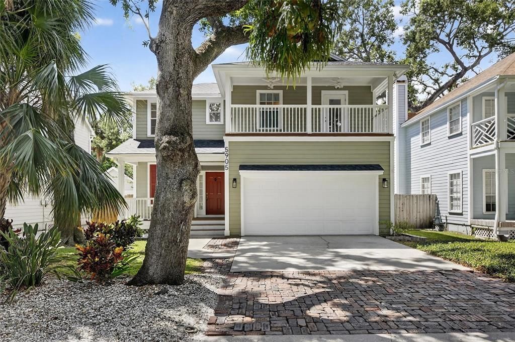 Vendido Recientemente: $839,900 (4 camas, 2 baños, 2388 Pies cuadrados)