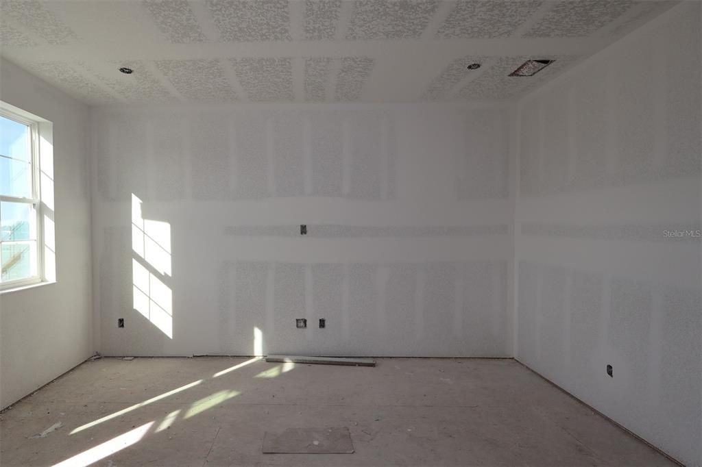 Под контрактом: $584,990 (5 спален, 4 ванн, 3556 Квадратных фут)