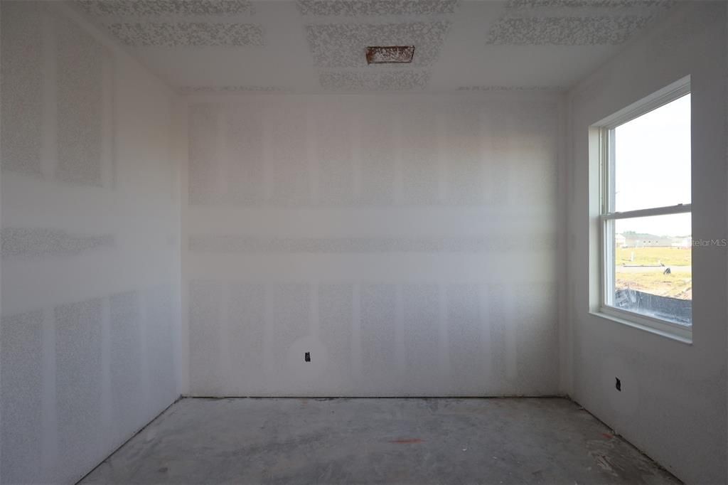 Под контрактом: $584,990 (5 спален, 4 ванн, 3556 Квадратных фут)