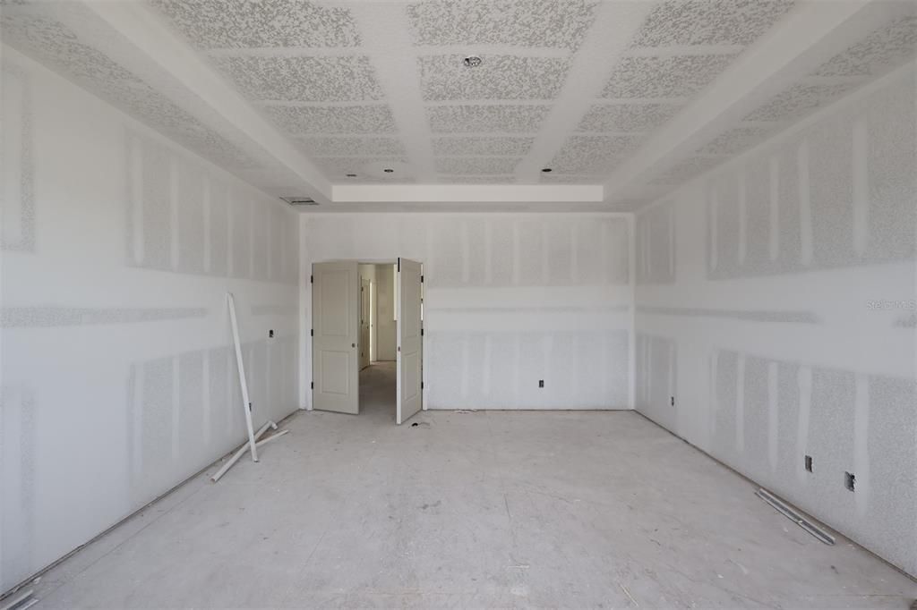 Под контрактом: $584,990 (5 спален, 4 ванн, 3556 Квадратных фут)