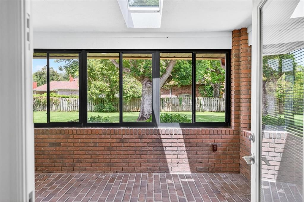 En Venta: $499,000 (3 camas, 2 baños, 2114 Pies cuadrados)