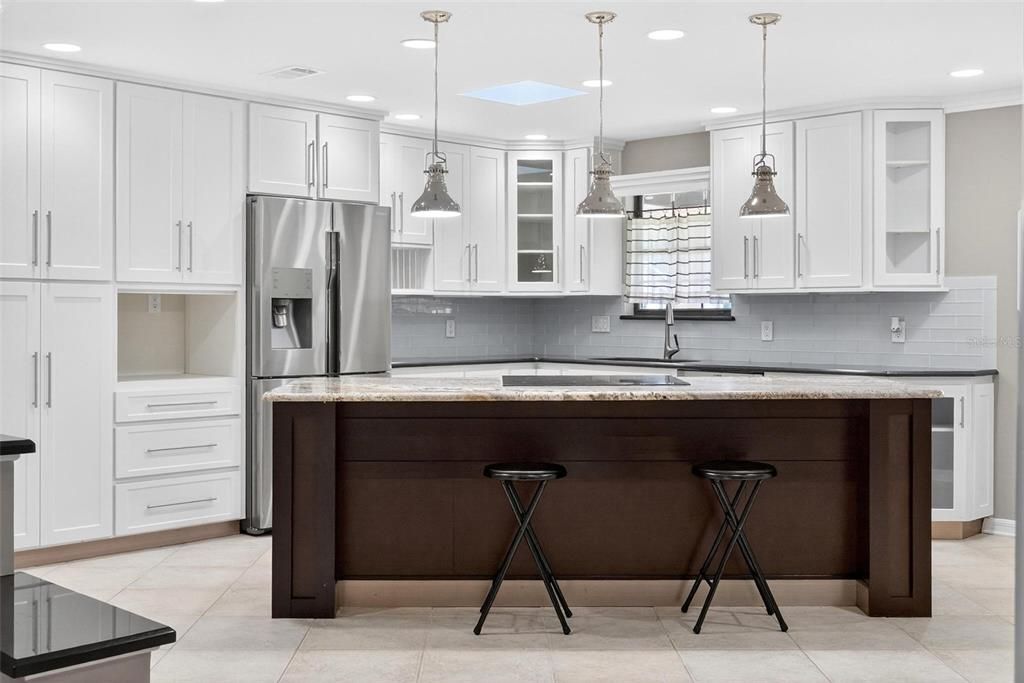 En Venta: $499,000 (3 camas, 2 baños, 2114 Pies cuadrados)