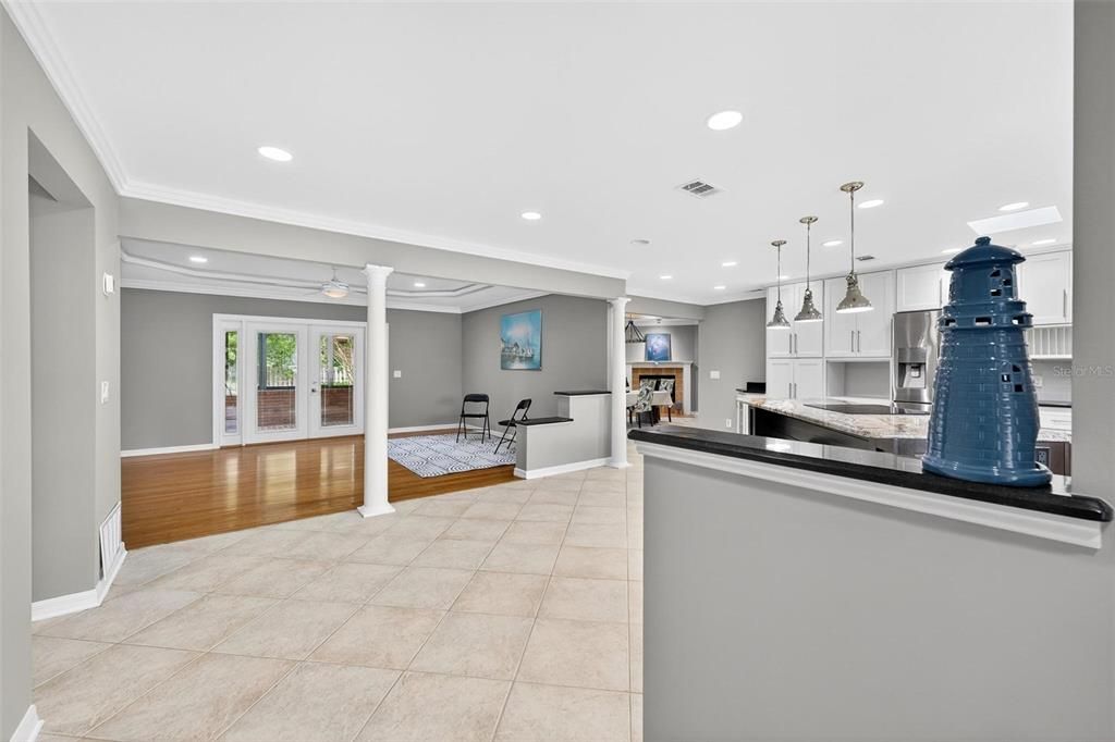 En Venta: $499,000 (3 camas, 2 baños, 2114 Pies cuadrados)