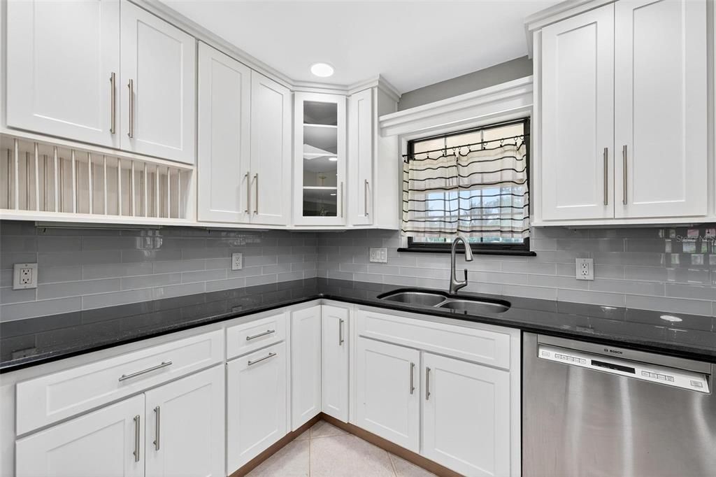 En Venta: $499,000 (3 camas, 2 baños, 2114 Pies cuadrados)