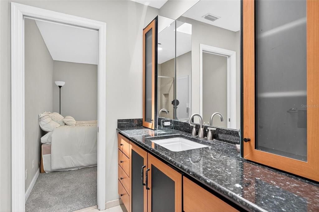 En Venta: $499,000 (3 camas, 2 baños, 2114 Pies cuadrados)