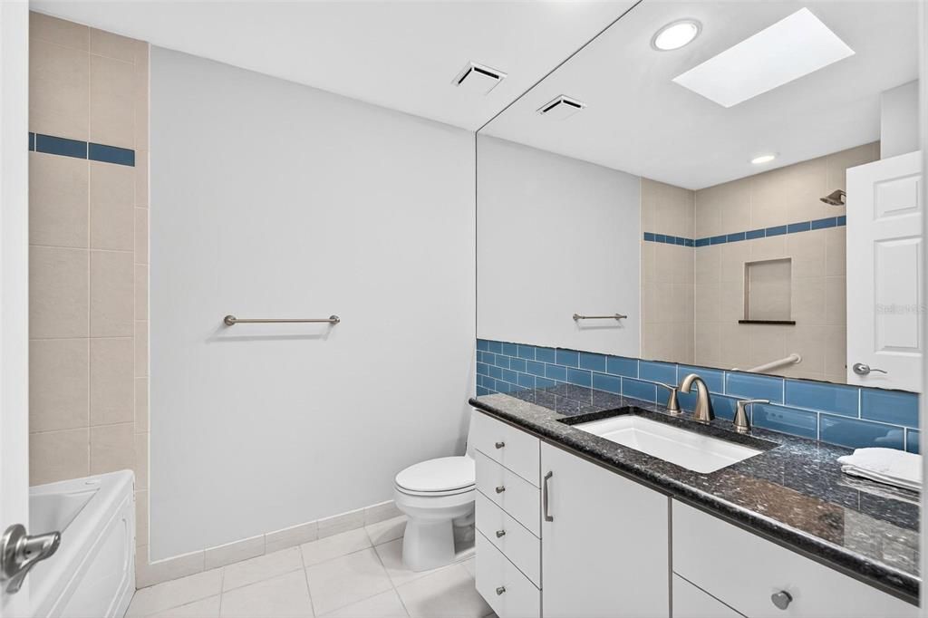 En Venta: $499,000 (3 camas, 2 baños, 2114 Pies cuadrados)