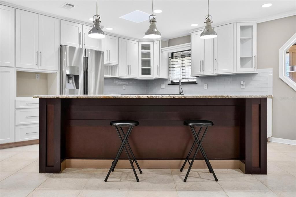 En Venta: $499,000 (3 camas, 2 baños, 2114 Pies cuadrados)