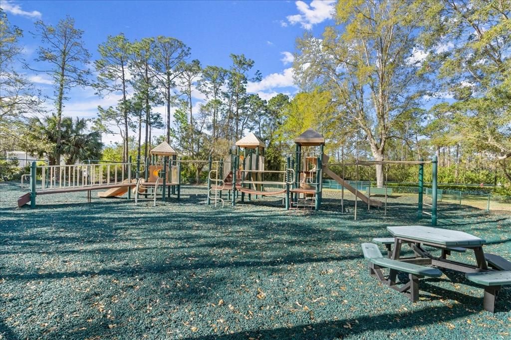 En Venta: $499,000 (3 camas, 2 baños, 2114 Pies cuadrados)