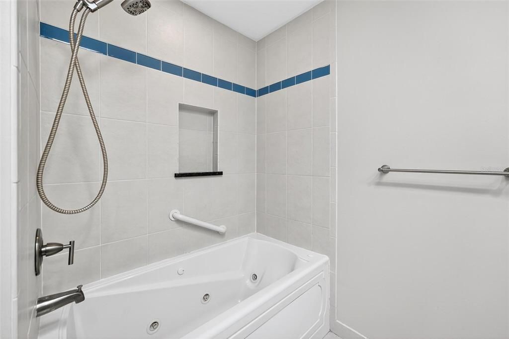 En Venta: $499,000 (3 camas, 2 baños, 2114 Pies cuadrados)