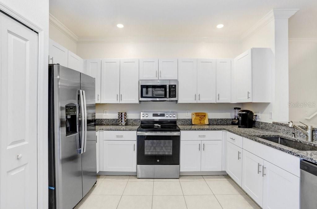 Active With Contract: $249,990 (3 beds, 2 baths, 1634 Square Feet)