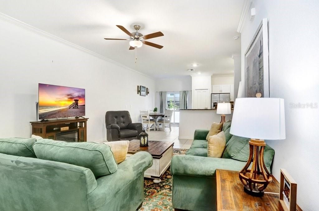 Active With Contract: $249,990 (3 beds, 2 baths, 1634 Square Feet)