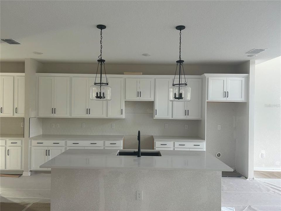 Active With Contract: $602,000 (5 beds, 4 baths, 3711 Square Feet)