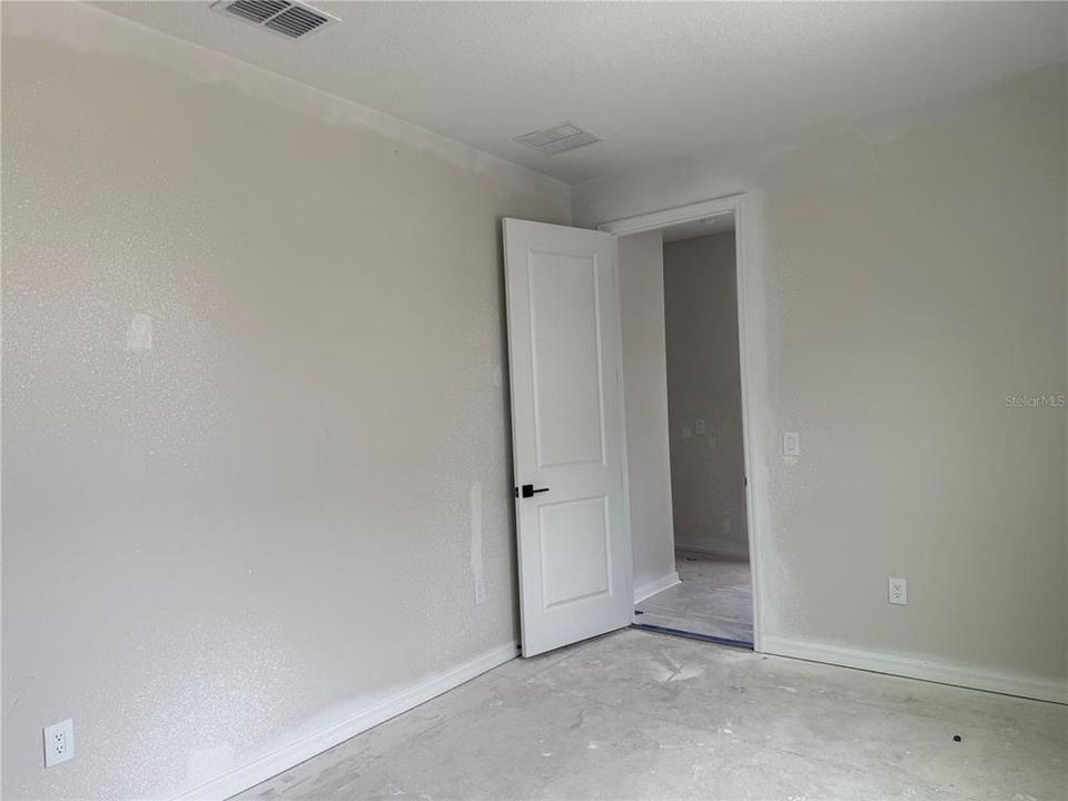 Active With Contract: $602,000 (5 beds, 4 baths, 3711 Square Feet)