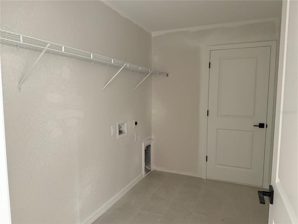 Active With Contract: $602,000 (5 beds, 4 baths, 3711 Square Feet)