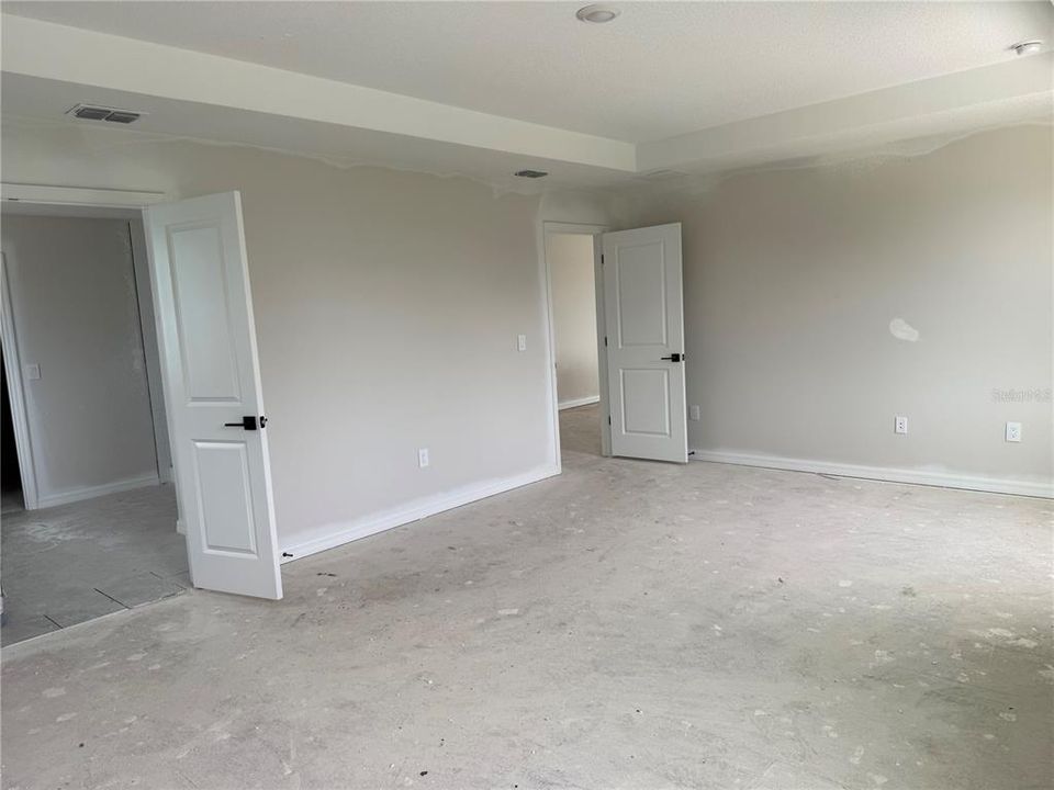 Active With Contract: $602,000 (5 beds, 4 baths, 3711 Square Feet)