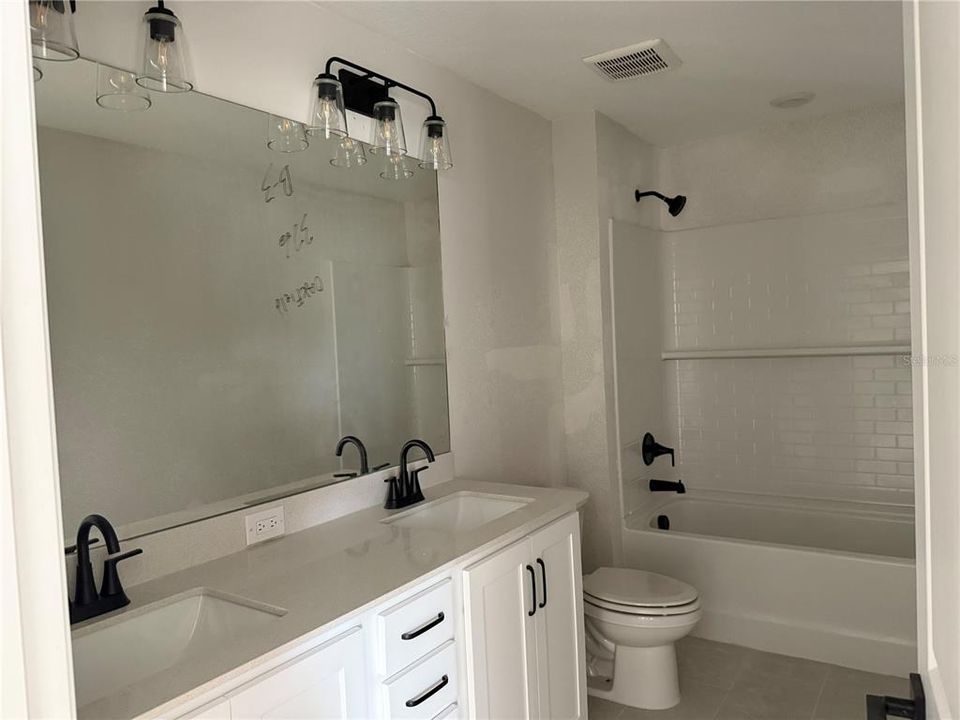 Active With Contract: $602,000 (5 beds, 4 baths, 3711 Square Feet)