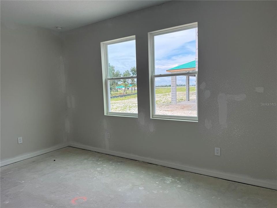 Active With Contract: $602,000 (5 beds, 4 baths, 3711 Square Feet)