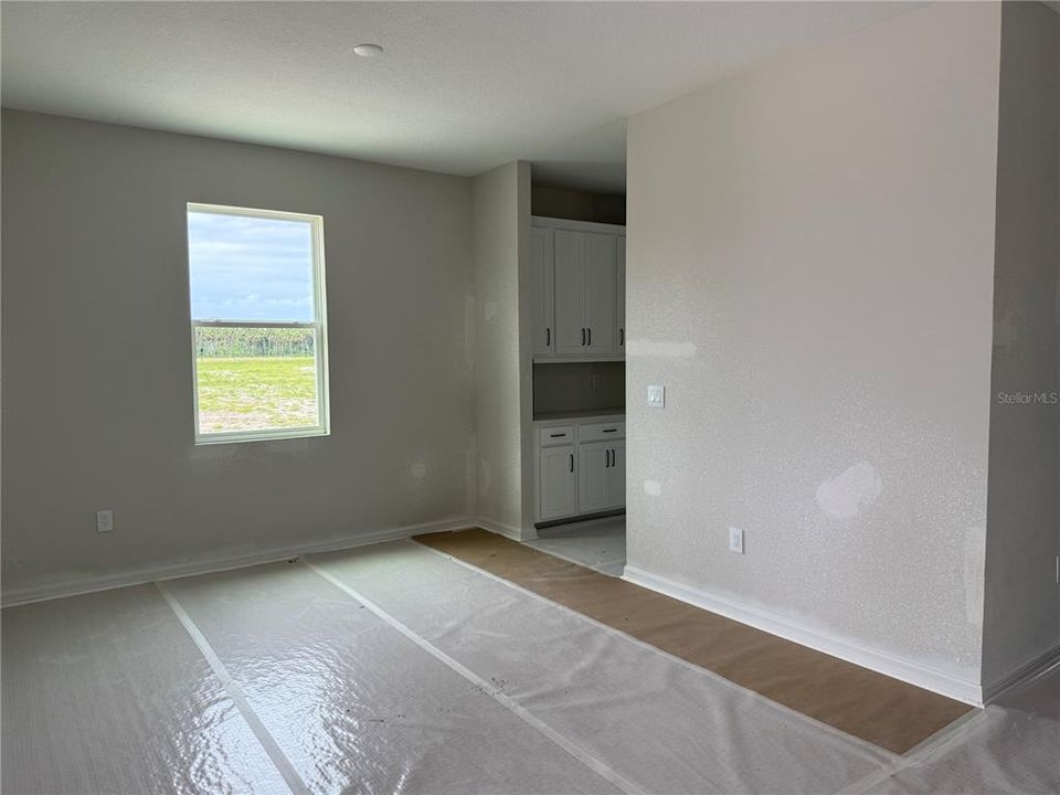 Active With Contract: $602,000 (5 beds, 4 baths, 3711 Square Feet)