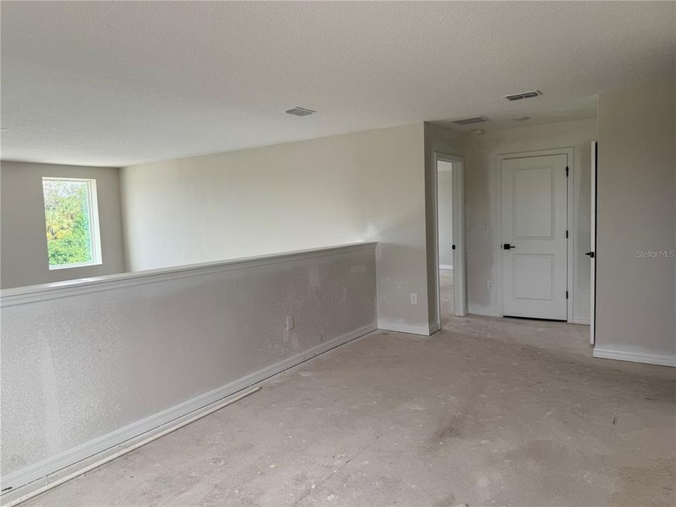 Active With Contract: $602,000 (5 beds, 4 baths, 3711 Square Feet)