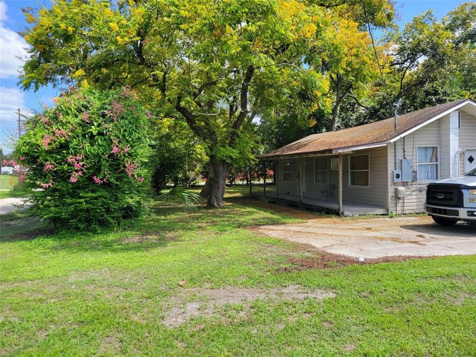 For Sale: $135,000 (2 beds, 1 baths, 1054 Square Feet)