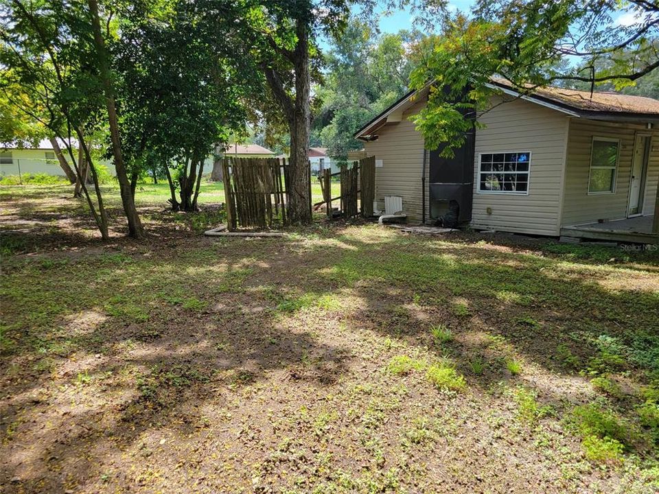 For Sale: $135,000 (2 beds, 1 baths, 1054 Square Feet)